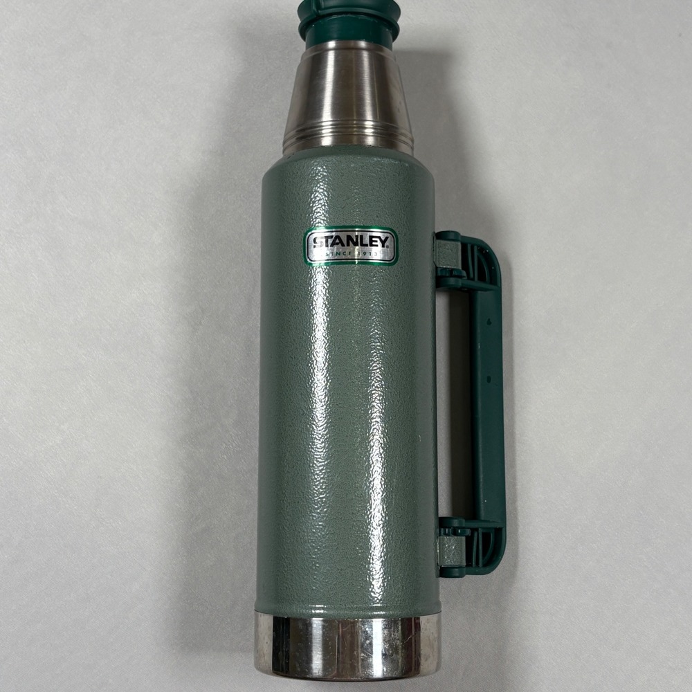Stanley Vacuum Bottle Unisex 1.1qt Classic Hammertone Green Insulated Handle